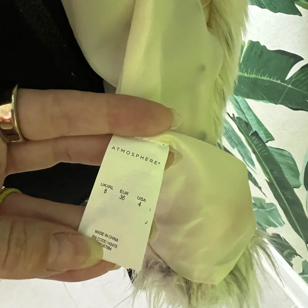 Atmosphere Women’s Cream Faux‎ Fur Vest 4 Small